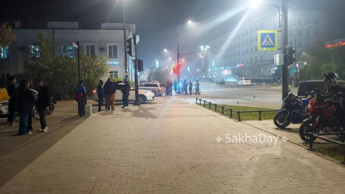 ДТП на проспекте Ленина 20 с мотоциклистом #отподписчика ДТП на проспекте Ленина 20 с мотоциклистом #отподписчика
