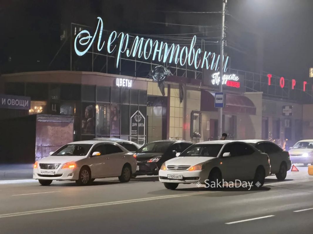 Вчерашняя вечерняя авария с пятью машинами Вчерашняя вечерняя авария с пятью машинами
