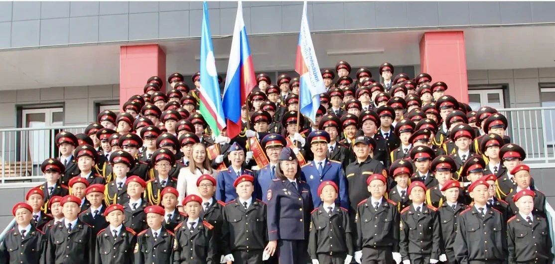 Сотрудники следственных органов приняли участие в торжественной линейке Якутской кадетской школы-интерната Сотрудники следственных органов приняли участие в торжественной линейке Якутской кадетской школы-интерната