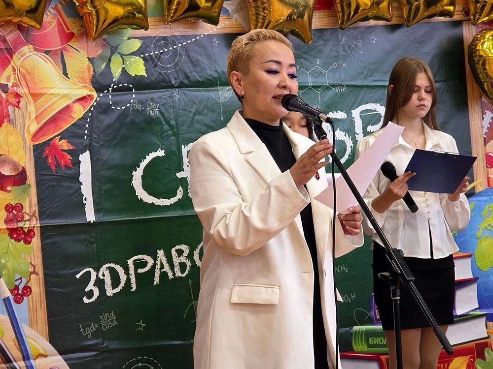 ПЕРВЫЕ ВСТРЕЧАЮТ ДЕНЬ ЗНАНИЙ! ПЕРВЫЕ ВСТРЕЧАЮТ ДЕНЬ ЗНАНИЙ!