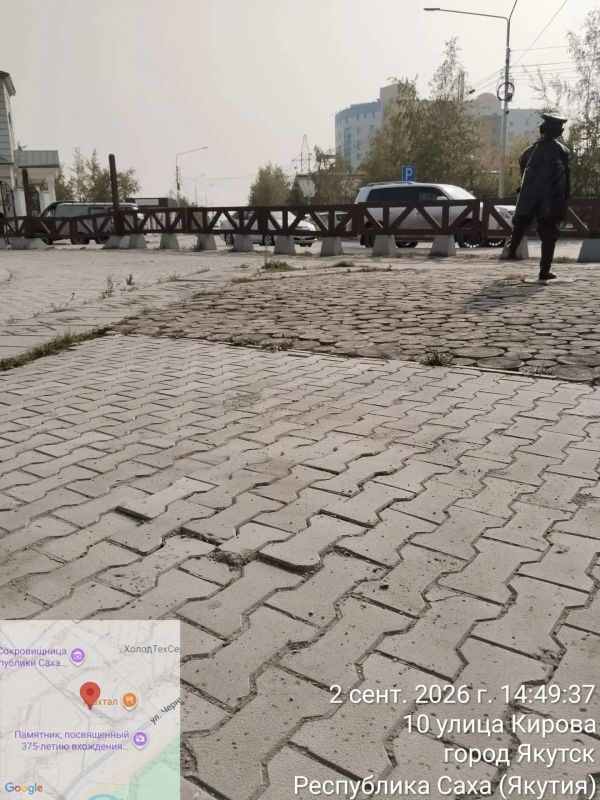 В Старом городе провели выкорчёвку пней возле Преображенского собора В Старом городе провели выкорчёвку пней возле Преображенского собора