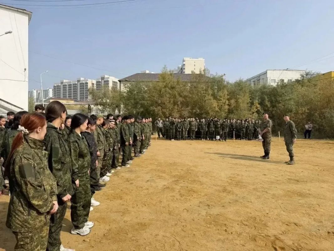 Сегодня в Якутском медицинском колледже имени В.А. Вонгродского состоялся патриотический практикум для студентов первого курса Сегодня в Якутском медицинском колледже имени В.А. Вонгродского состоялся патриотический практикум для студентов первого курса