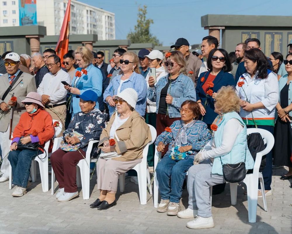 В Якутске отметили возложением цветов День окончания Второй мировой войны В Якутске отметили возложением цветов День окончания Второй мировой войны