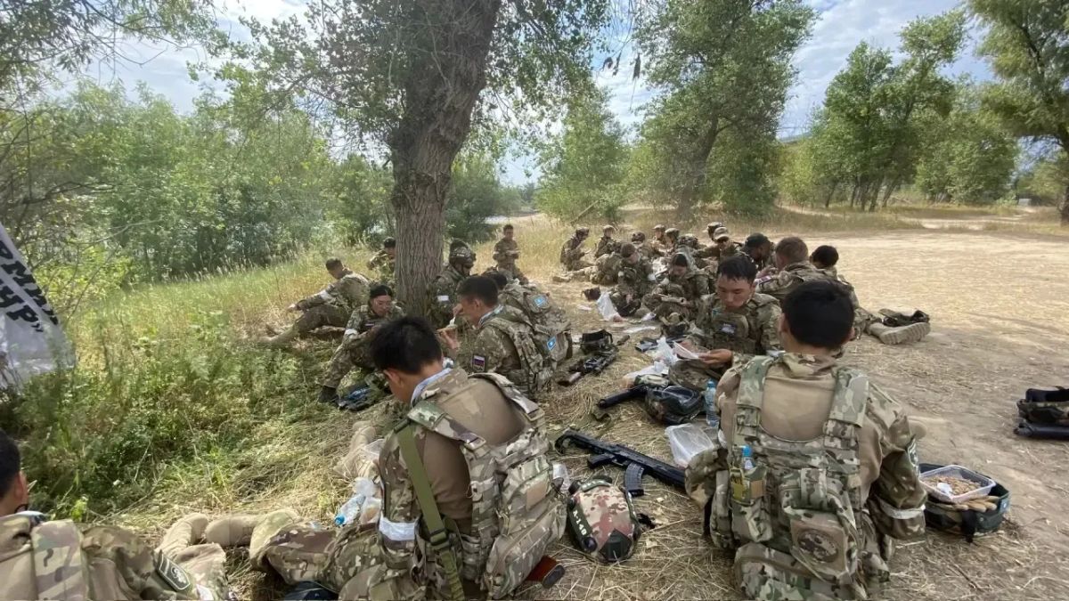 Отряд «Воин-ОТВАГА» из Якутии представляет республику на главном финале военно-патриотической игры «Зарница 2.0», который проходит сейчас в Волгограде Отряд «Воин-ОТВАГА» из Якутии представляет республику на главном финале военно-патриотической игры «Зарница 2.0», который проходит сейчас в Волгограде