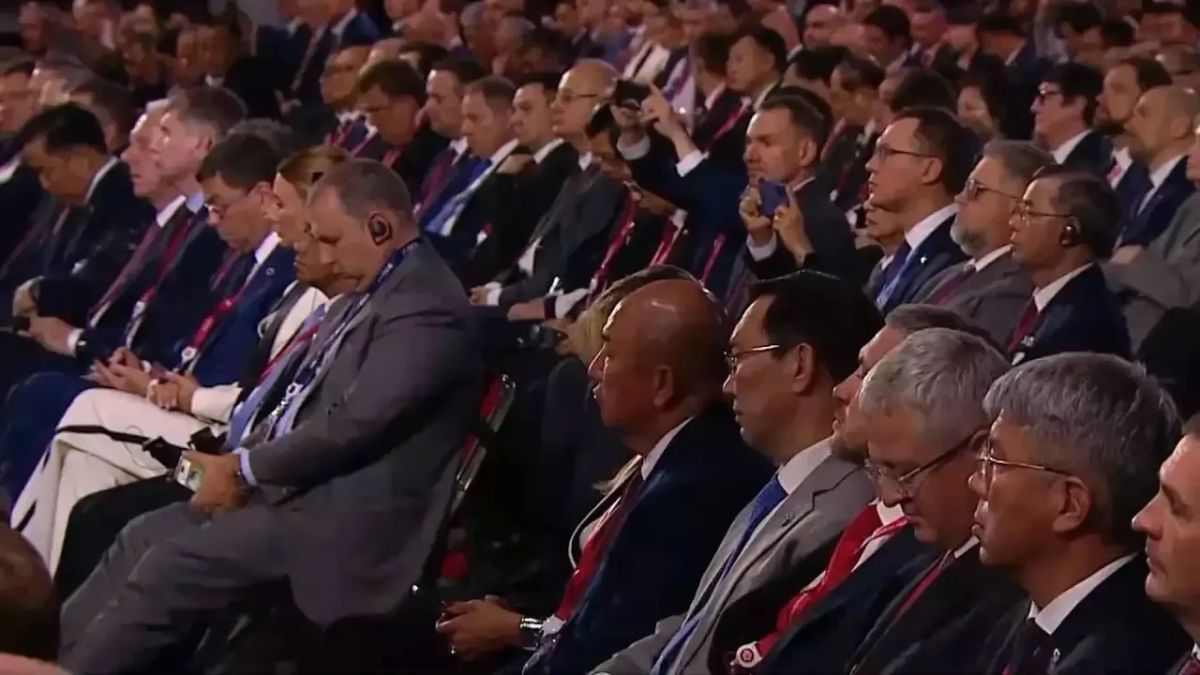 Айсен Николаев: Принял участие в пленарном заседании XI Восточного экономического форума Айсен Николаев: Принял участие в пленарном заседании XI Восточного экономического форума