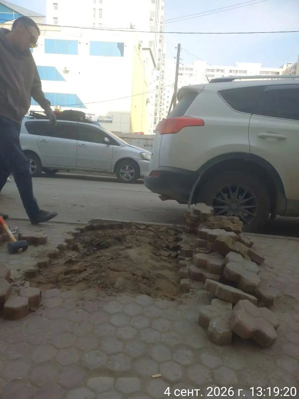 В Центральном округе продолжается выкорчёвка пней В Центральном округе продолжается выкорчёвка пней