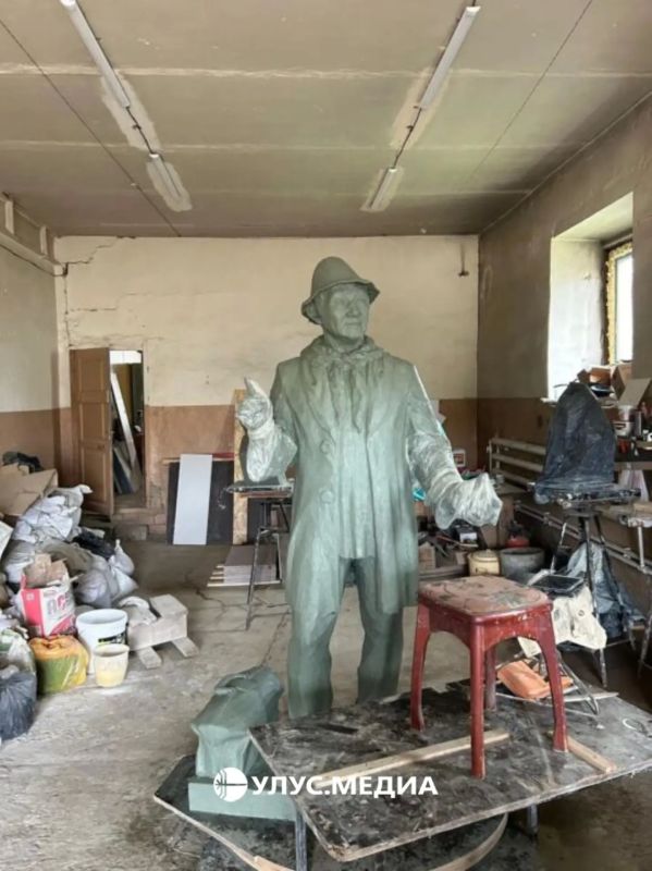 Народному любимцу Аркадию Новикову поставят памятник Народному любимцу Аркадию Новикову поставят памятник