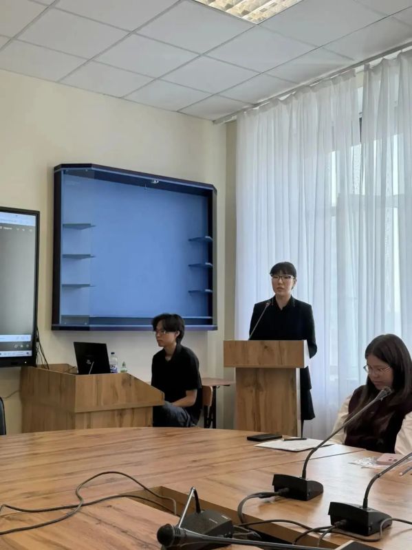 Центризбирком Якутии и юридический факультет СВФУ им. М.К. Аммосова продолжают сотрудничество по вопросам повышения правовой культуры молодежи Центризбирком Якутии и юридический факультет СВФУ им. М.К. Аммосова продолжают сотрудничество по вопросам повышения правовой культуры молодежи