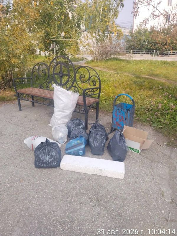 За отчётную неделю муниципальные дворники Строительного округа провели комплекс работ по благоустройству и санитарному содержанию территории округа За отчётную неделю муниципальные дворники Строительного округа провели комплекс работ по благоустройству и санитарному содержанию территории округа