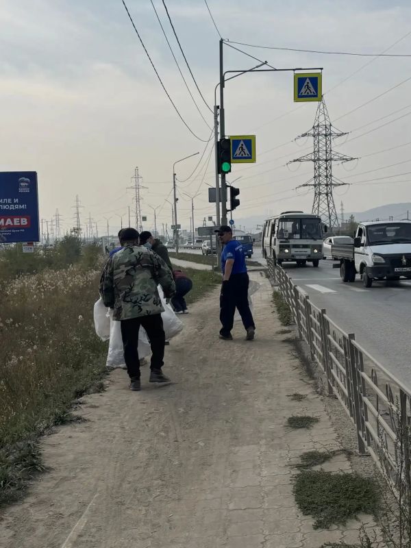Коллектив Министерства по делам гражданской обороны и обеспечению безопасности жизнедеятельности населения Якутии совместно с подведомственными учреждениями принял участие в общегородском субботнике, организованном Окружной... Коллектив Министерства по делам гражданской обороны и обеспечению безопасности жизнедеятельности населения Якутии совместно с подведомственными учреждениями принял участие в общегородском субботнике, организованном Окружной...