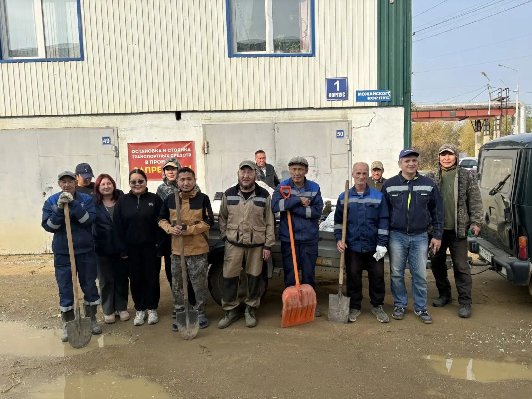 В Строительном округе прошёл общегородской субботник! В Строительном округе прошёл общегородской субботник!