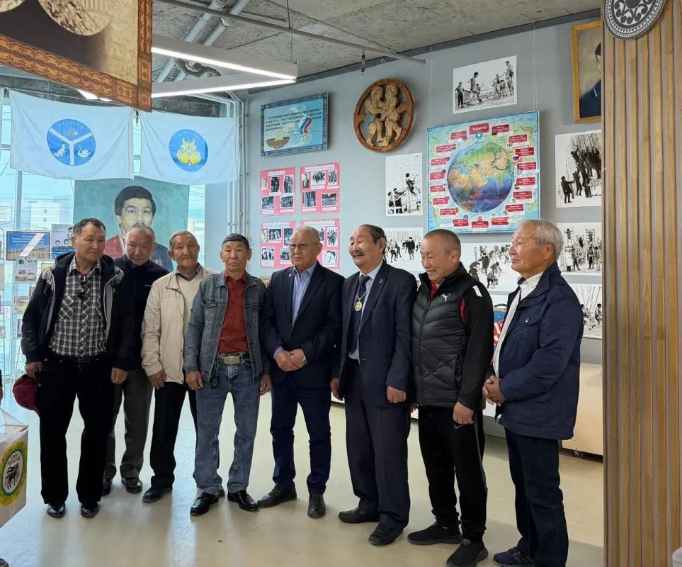 Сунтаар улууун баылыга А.В.Григорьев бгн балаан ыйын 5 кнгэр Дьокуускай куоракка "Куоркуннуу олоруохха, Куоркуннуу айыахха" саха тустууга оскуолатын чаылхай бэрэстэбиитэллэрэ Саха сирин аатын Олимпиадаа ааттаппыттара 50 сыла... Сунтаар улууун баылыга А.В.Григорьев бгн балаан ыйын 5 кнгэр Дьокуускай куоракка "Куоркуннуу олоруохха, Куоркуннуу айыахха" саха тустууга оскуолатын чаылхай бэрэстэбиитэллэрэ Саха сирин аатын Олимпиадаа ааттаппыттара 50 сыла...