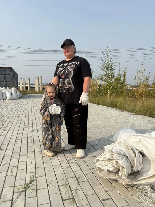 В Строительном округе прошёл общегородской субботник! В Строительном округе прошёл общегородской субботник!