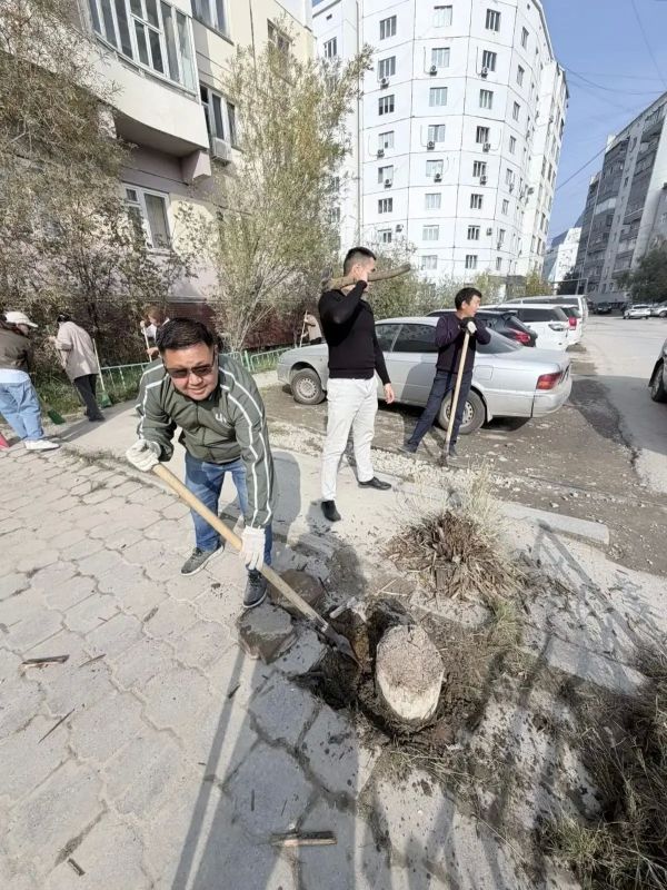 В рамках Общегородского субботника коллектив МОБУ Центр образования провели акцию "Город без пней" В рамках Общегородского субботника коллектив МОБУ Центр образования провели акцию "Город без пней"