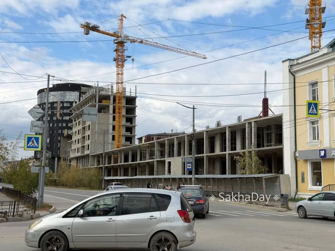 Скандальную стройку, говорят, приостановили Скандальную стройку, говорят, приостановили