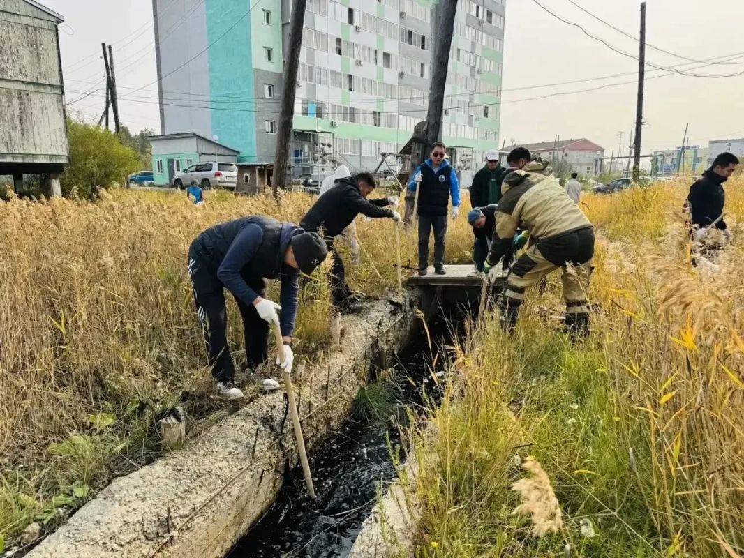 В Якутске прошел общегородской субботник В Якутске прошел общегородской субботник