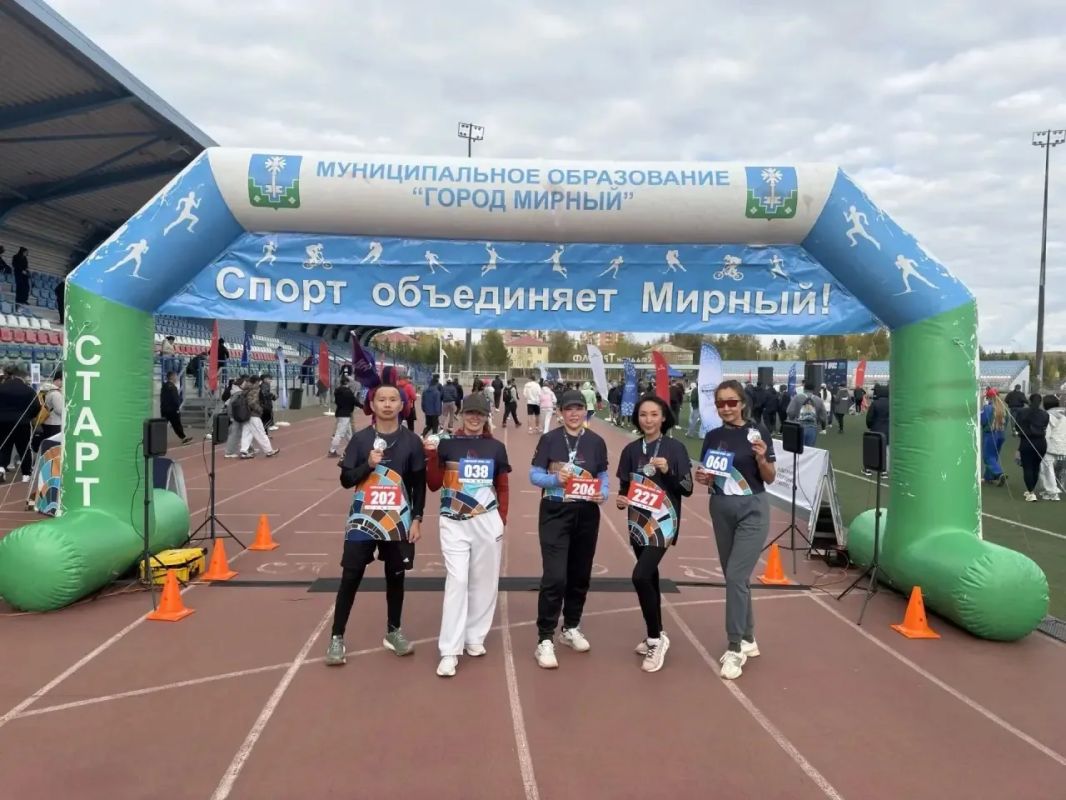 Бегом к здоровью!. Медики Мирнинской больницы покорили «Алмазный забег» Бегом к здоровью!. Медики Мирнинской больницы покорили «Алмазный забег»