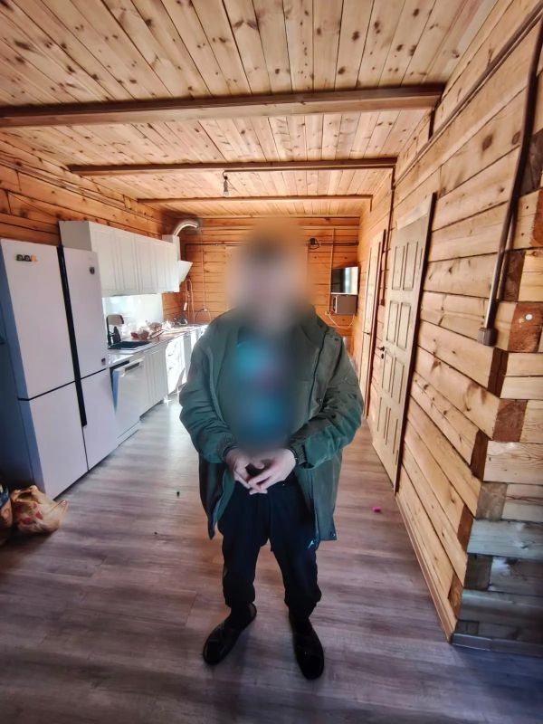 В Якутии окончено расследование уголовного дела в отношении владельца двух теневых магазинов по продаже наркотиков и его сообщников, обвиняемых к легализации преступных доходов В Якутии окончено расследование уголовного дела в отношении владельца двух теневых магазинов по продаже наркотиков и его сообщников, обвиняемых к легализации преступных доходов