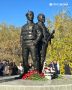 В Якутске на перекрестке улиц Курашова-Пояркова открыли памятник двум боевым друзьям - герою России Дмитрию Егорову («Сунтар») и Николаю Романову («Ронин»)