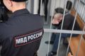 В Якутске мужчина отобрал у посетителя бара телефон и часы