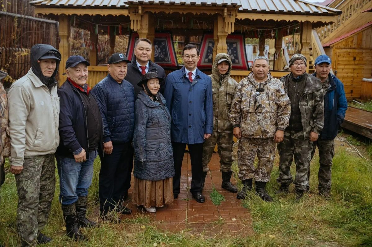 Якутску - 394 лет: празднование Дня города началось у памятника основателю Петру Бекетову Якутску - 394 лет: празднование Дня города началось у памятника основателю Петру Бекетову