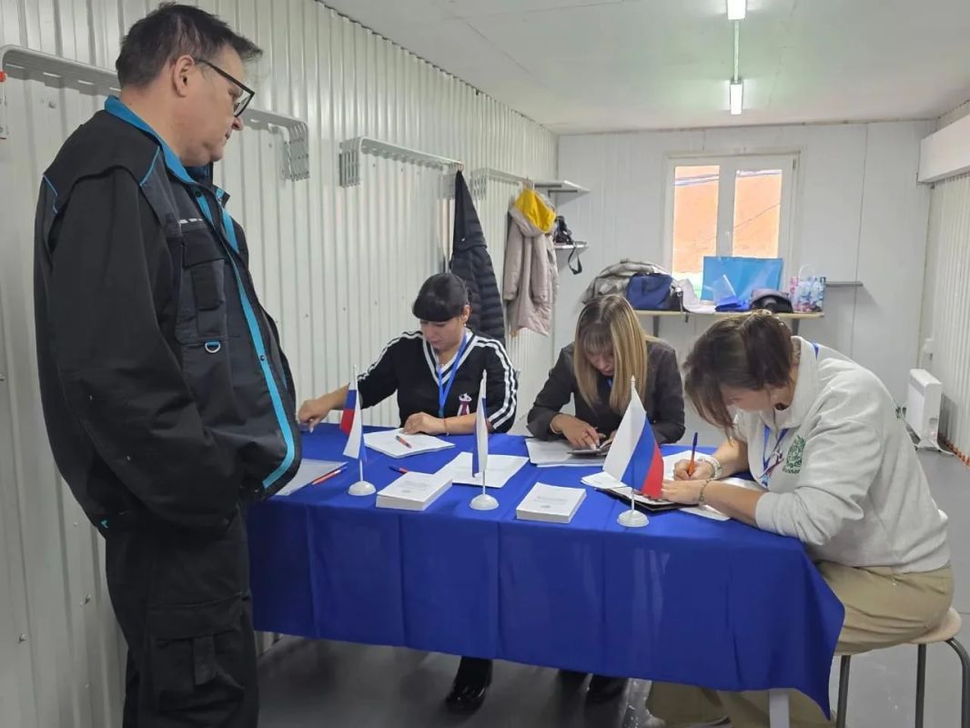 В Усть-Янском районе продолжается досрочное голосование в труднодоступных местностях В Усть-Янском районе продолжается досрочное голосование в труднодоступных местностях