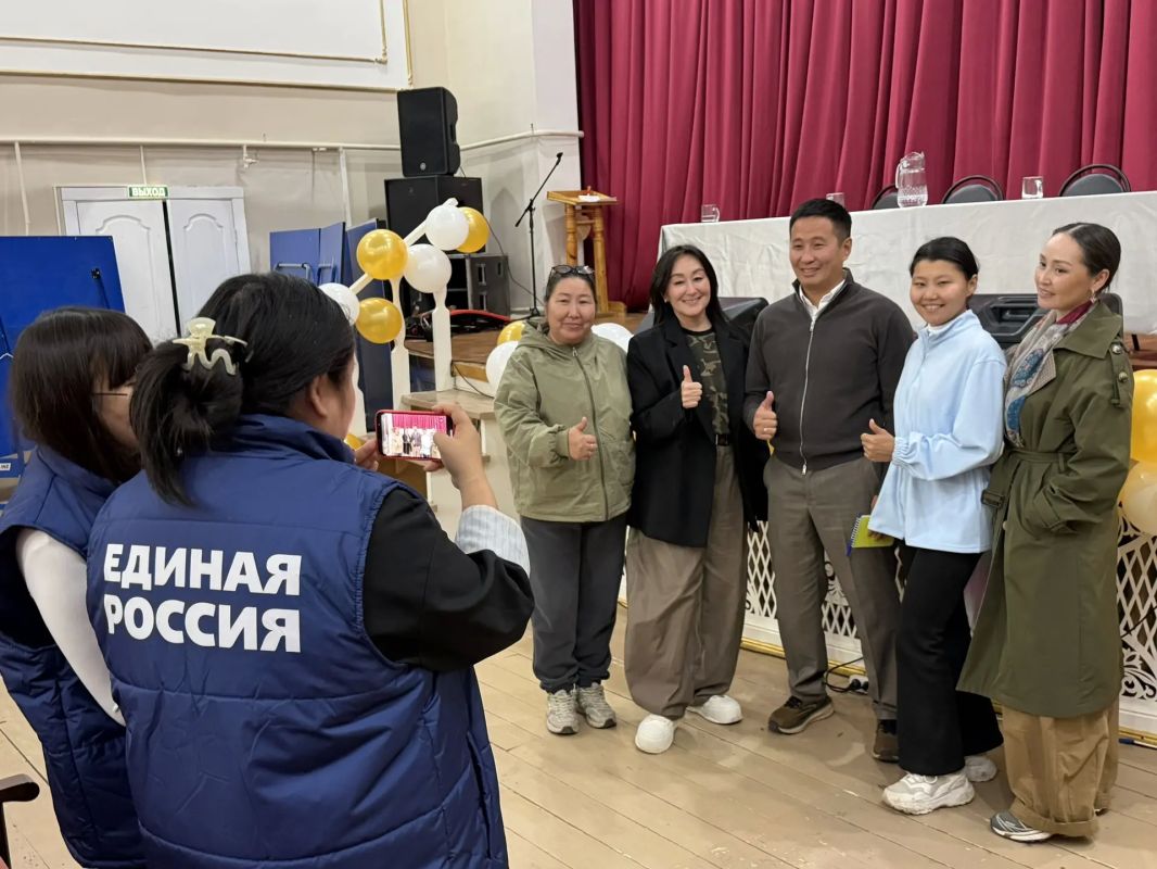 Продолжаю встречаться с жителями Республики и обсуждать вопросы, которые напрямую влияют на жизнь наших улусов Продолжаю встречаться с жителями Республики и обсуждать вопросы, которые напрямую влияют на жизнь наших улусов