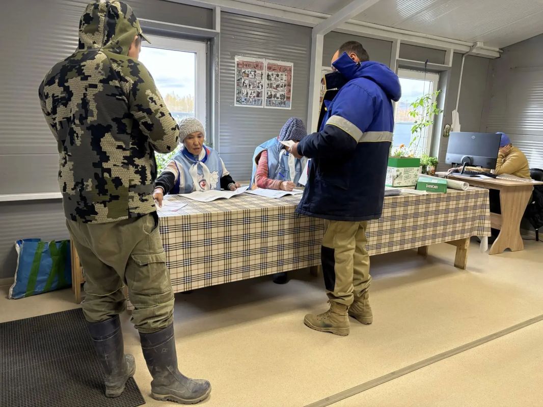 #Выборы2026 В Оймяконье продолжается досрочное голосование О том, как идет в эти дни досрочное голосование в улусе сообщила председатель Оймяконской ТИК Инга Зеленкова: Со 2 по 17 сентября проводится досрочное голосование... #Выборы2026 В Оймяконье продолжается досрочное голосование О том, как идет в эти дни досрочное голосование в улусе сообщила председатель Оймяконской ТИК Инга Зеленкова: Со 2 по 17 сентября проводится досрочное голосование...
