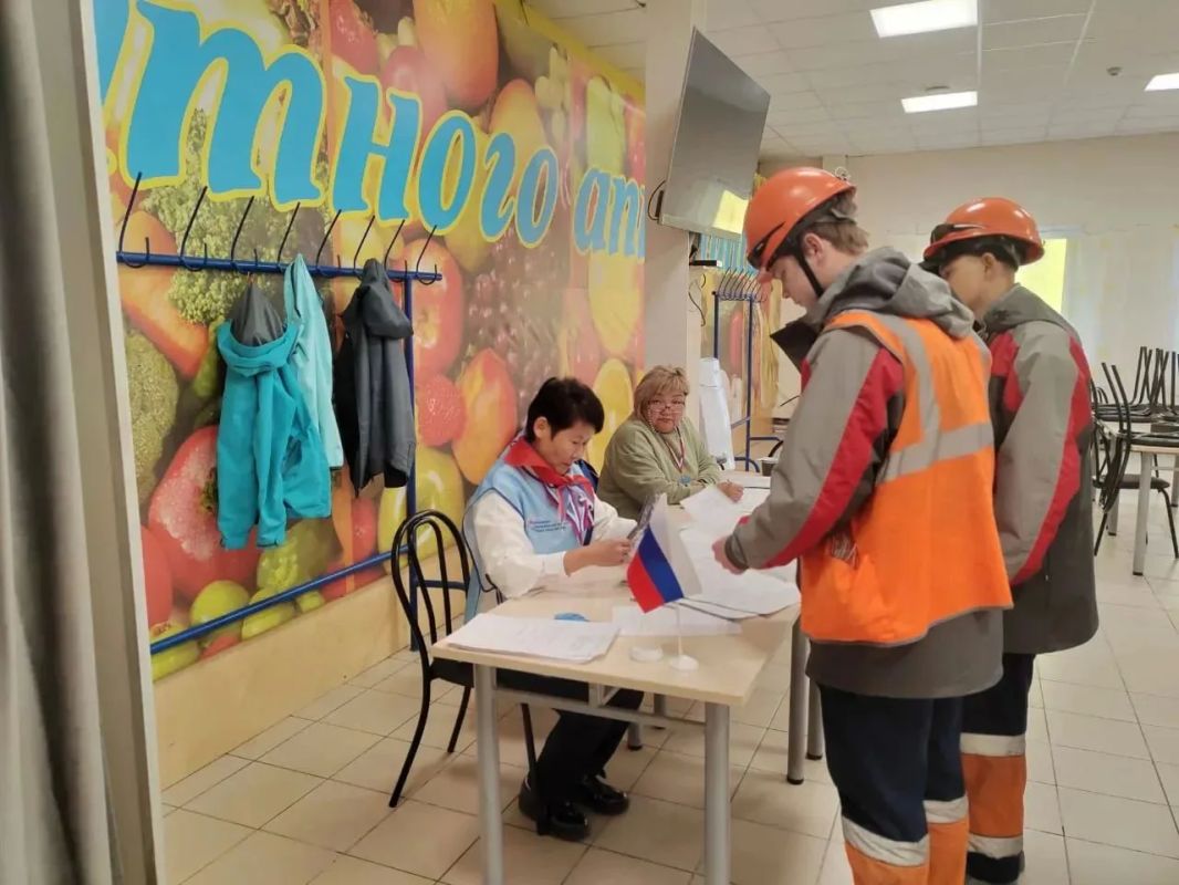 #Выборы2026 В Оймяконье продолжается досрочное голосование О том, как идет в эти дни досрочное голосование в улусе сообщила председатель Оймяконской ТИК Инга Зеленкова: Со 2 по 17 сентября проводится досрочное голосование... #Выборы2026 В Оймяконье продолжается досрочное голосование О том, как идет в эти дни досрочное голосование в улусе сообщила председатель Оймяконской ТИК Инга Зеленкова: Со 2 по 17 сентября проводится досрочное голосование...