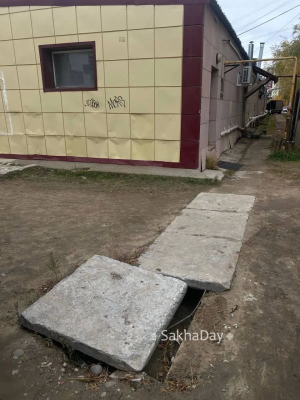 #пишут. Крик души - эту дорогу постоянно топит, живу рядом, после дождя лужи, водосток есть но он засыпан землей и вся вода с Лермонтова 23/2 идет на эту улицу по ливневке с их двора, уже 4 года никто не чистит, Григорьеву... #пишут. Крик души - эту дорогу постоянно топит, живу рядом, после дождя лужи, водосток есть но он засыпан землей и вся вода с Лермонтова 23/2 идет на эту улицу по ливневке с их двора, уже 4 года никто не чистит, Григорьеву...