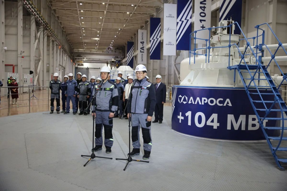 Полпред ДФО Юрий Трутнев дал старт выходу Светлинской ГЭС на проектную мощность 370 МВт Полпред ДФО Юрий Трутнев дал старт выходу Светлинской ГЭС на проектную мощность 370 МВт