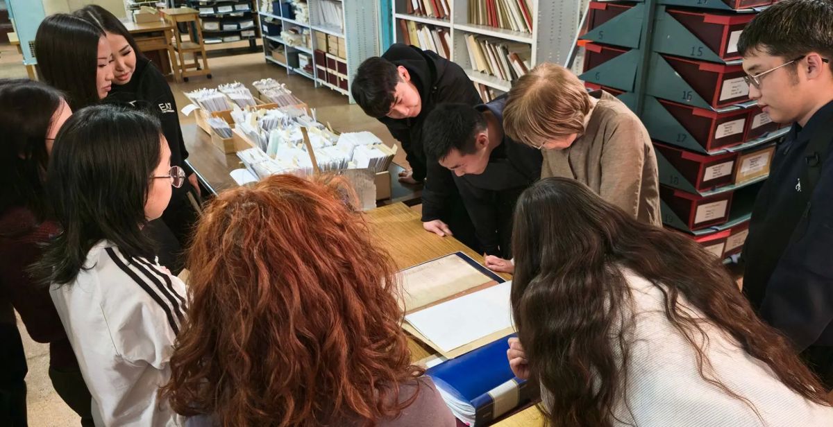 В Национальном архиве РС(Я) прошла экскурсия для студентов исторического факультета СВФУ им. М.К.Аммосова