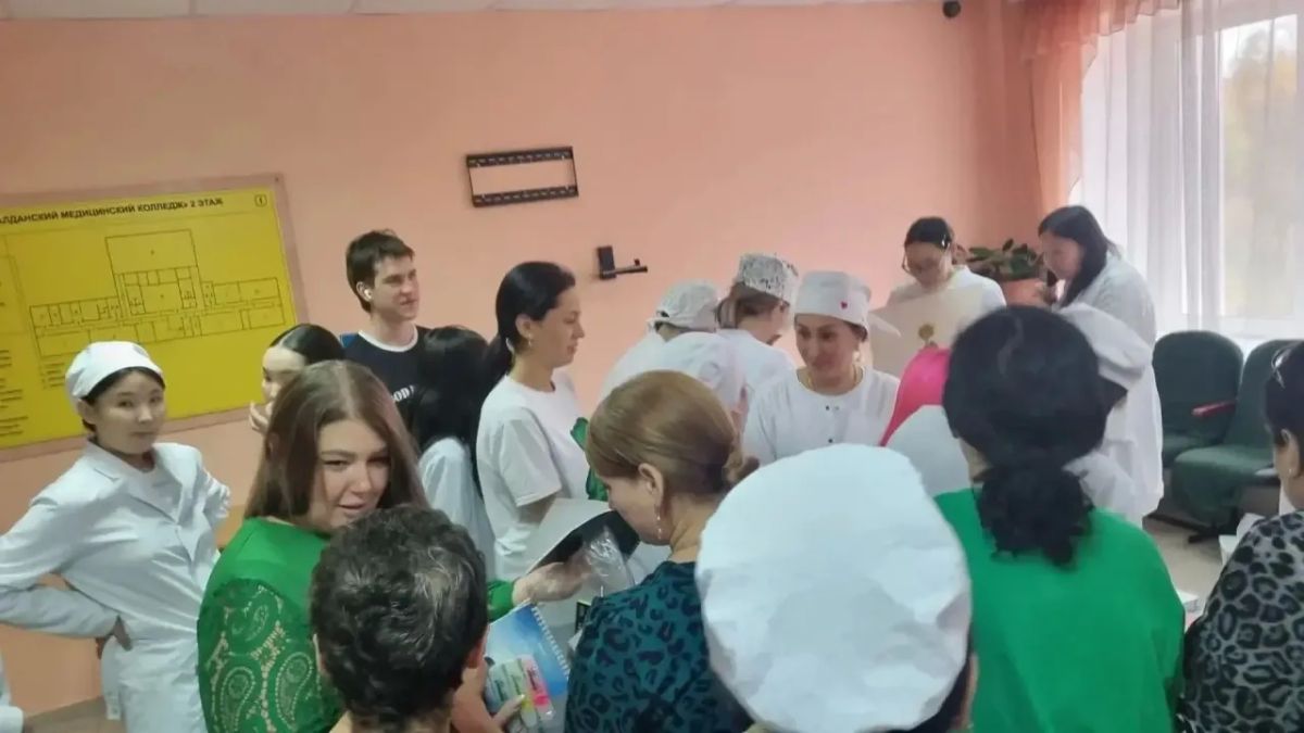 Студенты Алданского медколледжа и районный комитет экологического надзора провели эколого-викторину и обмен вещами в рамках акции «Отходы в доходы» Студенты Алданского медколледжа и районный комитет экологического надзора провели эколого-викторину и обмен вещами в рамках акции «Отходы в доходы»