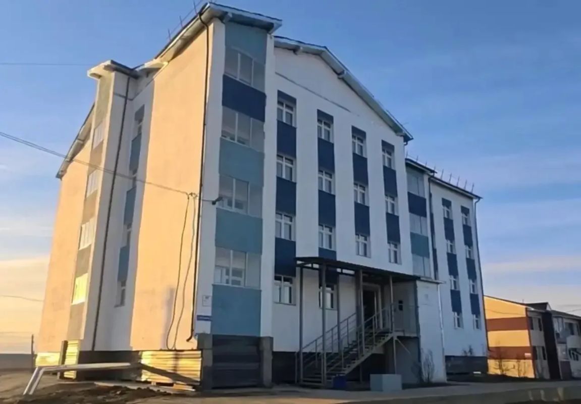 Айсен Николаев открыл 11 новых социальных объектов в разных районах Якутии Айсен Николаев открыл 11 новых социальных объектов в разных районах Якутии