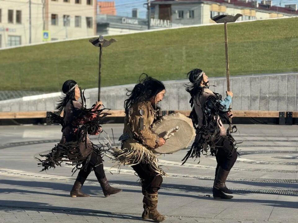 В Якутии впервые открыли театральный сезон под открытым небом