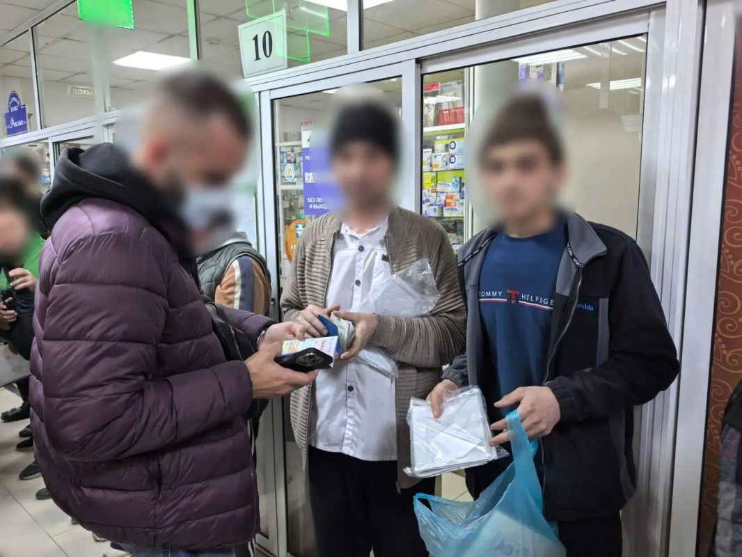 В Якутске правоохранители проводят совместные профилактические рейды по пресечению противоправных деяний В Якутске правоохранители проводят совместные профилактические рейды по пресечению противоправных деяний