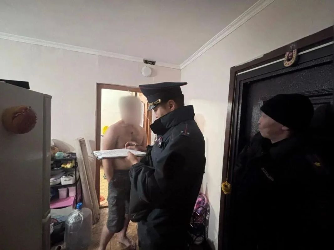 В Якутии в ходе операции «Жилой сектор» полицейские выявили 486 административных правонарушений и изъяли 33 единицы незарегистрированного оружия В Якутии в ходе операции «Жилой сектор» полицейские выявили 486 административных правонарушений и изъяли 33 единицы незарегистрированного оружия