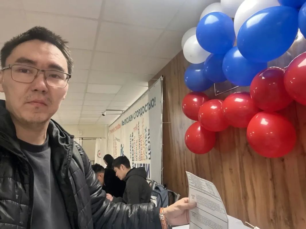 На 10:00 — 100%!. Коллективы Республиканской специализированной библиотеки для незрячих и слабовидящих им. И. Н. Егорова и Литературного музея им. П. А.Ойунского уже полностью проголосовали На 10:00 — 100%!. Коллективы Республиканской специализированной библиотеки для незрячих и слабовидящих им. И. Н. Егорова и Литературного музея им. П. А.Ойунского уже полностью проголосовали