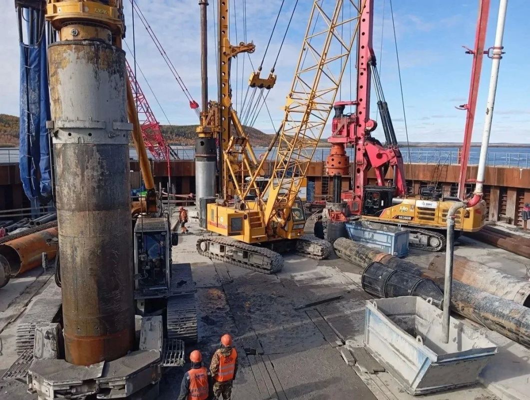 На Ленском мосту в Якутии готовы более 30% буронабивных свай На Ленском мосту в Якутии готовы более 30% буронабивных свай