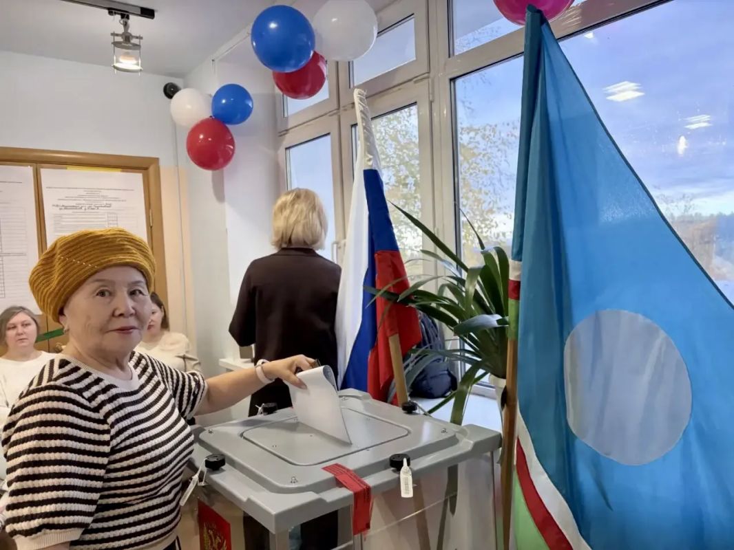 ВЫБОРЫ - 2026. Руководители учреждений Минтруда Якутии начали свой день с избирательных участков в своих городах, селах, показывая пример своим работникам и подопечным ВЫБОРЫ - 2026. Руководители учреждений Минтруда Якутии начали свой день с избирательных участков в своих городах, селах, показывая пример своим работникам и подопечным