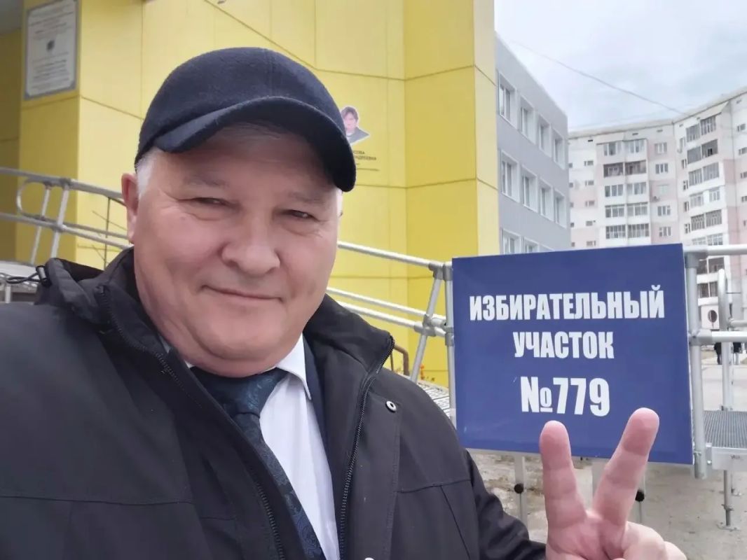 Сотрудники Министерства предпринимательства, торговли и туризма Республики Саха (Якутия) приняли участие в выборах депутатов Государственной Думы Российской Федерации девятого созыва Сотрудники Министерства предпринимательства, торговли и туризма Республики Саха (Якутия) приняли участие в выборах депутатов Государственной Думы Российской Федерации девятого созыва
