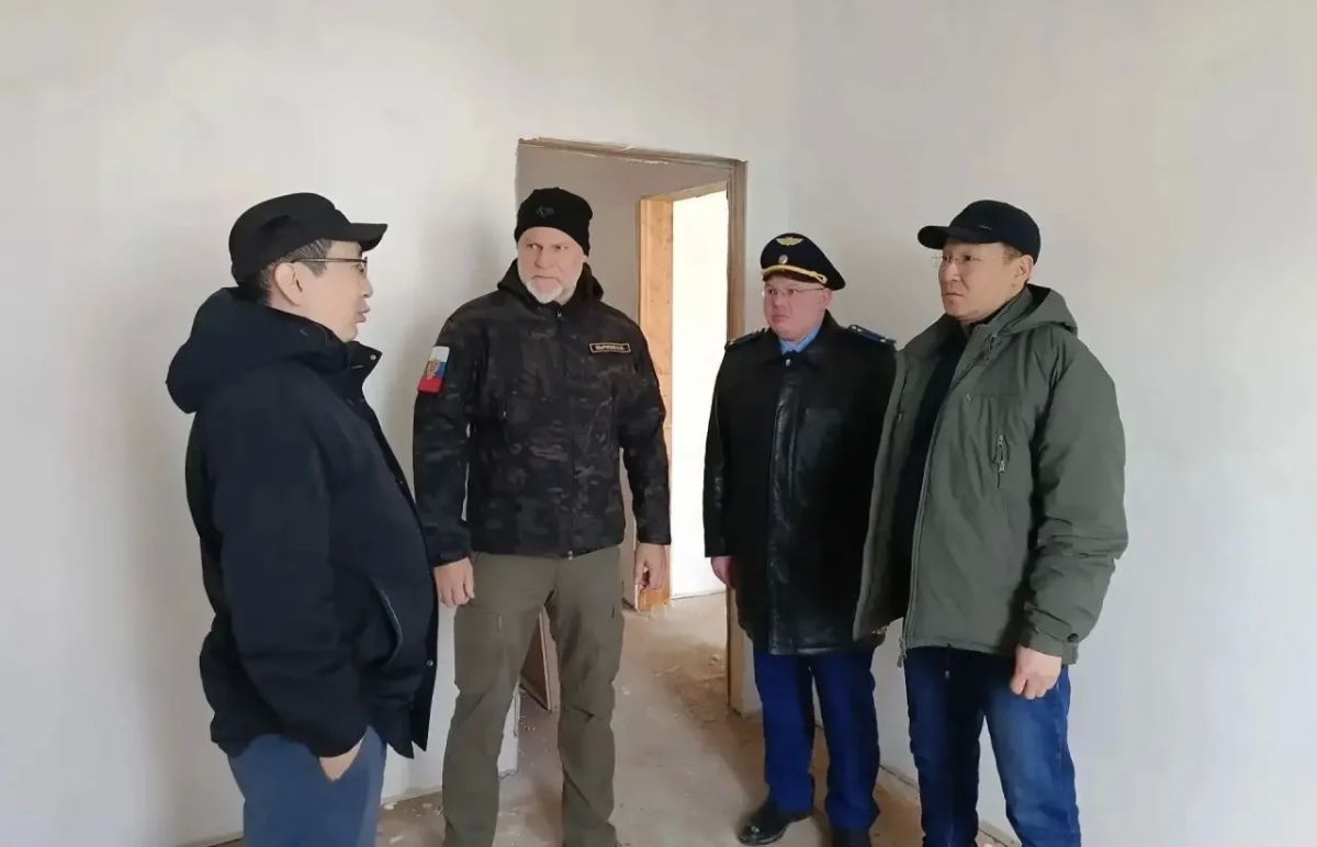 В эти дни нахожусь в поселке Чокурдах Аллаиховского района в составе рабочей группы под руководством Председателя Правительства Якутии Кирилла Евгеньевича Бычкова В эти дни нахожусь в поселке Чокурдах Аллаиховского района в составе рабочей группы под руководством Председателя Правительства Якутии Кирилла Евгеньевича Бычкова