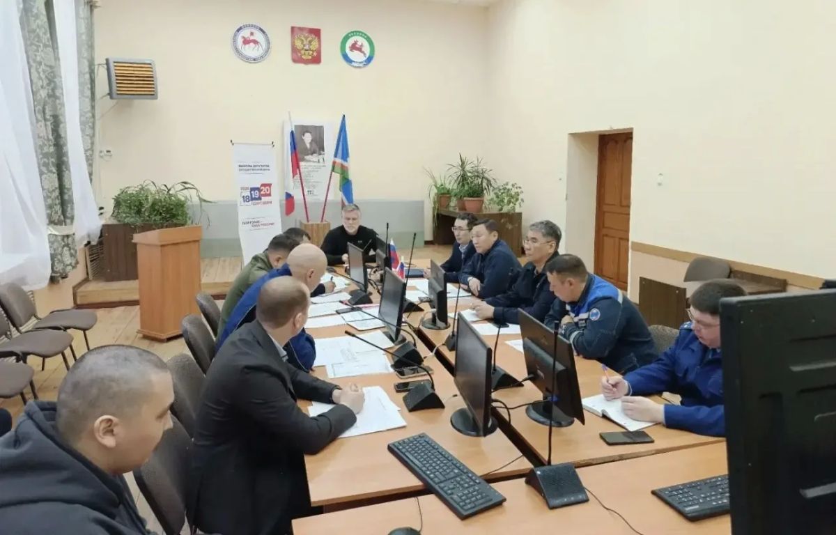 В эти дни нахожусь в поселке Чокурдах Аллаиховского района в составе рабочей группы под руководством Председателя Правительства Якутии Кирилла Евгеньевича Бычкова В эти дни нахожусь в поселке Чокурдах Аллаиховского района в составе рабочей группы под руководством Председателя Правительства Якутии Кирилла Евгеньевича Бычкова