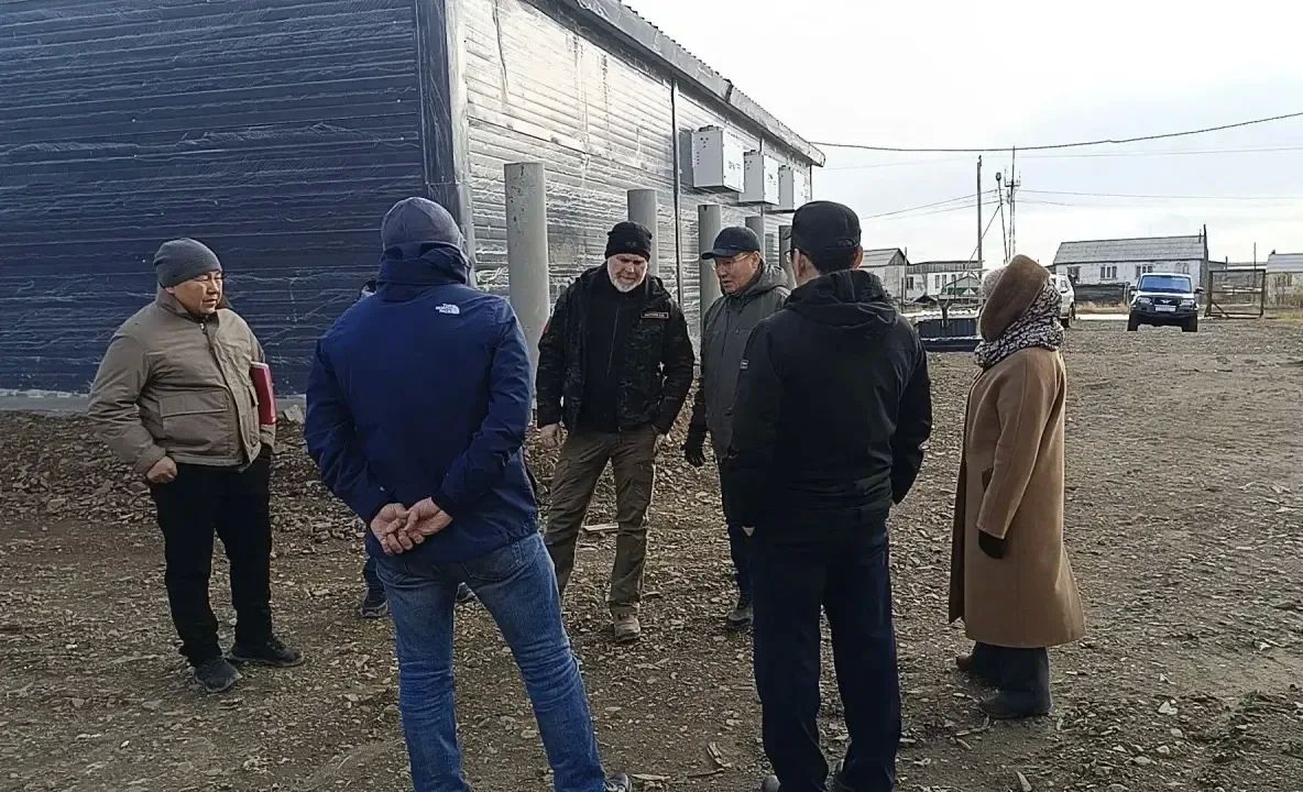 В эти дни нахожусь в поселке Чокурдах Аллаиховского района в составе рабочей группы под руководством Председателя Правительства Якутии Кирилла Евгеньевича Бычкова