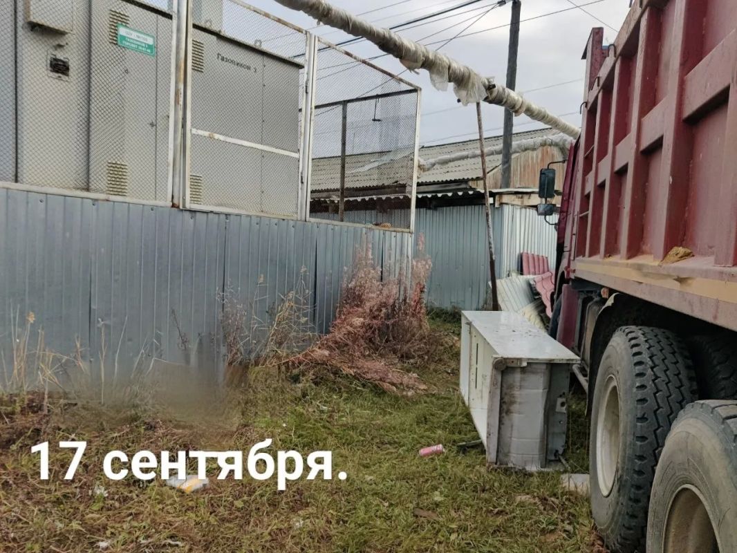 #народныйконтроль. Ура! И всё-таки добились таки, чтобы убрали с близлежащей территории остановки маршрута 4 в п. Газовиков крупногабаритный бытовой хлам (холодильник, электроплита), который допустили жители общежития ул....