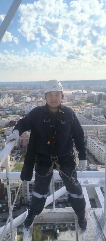«По грудь в снегу, но тест провели» — так буднично и с улыбкой Павел Куприянов, начальник Хангаласского территориального узла связи АО «АрктикТелеком», вспоминает один из рабочих выездов «По грудь в снегу, но тест провели» — так буднично и с улыбкой Павел Куприянов, начальник Хангаласского территориального узла связи АО «АрктикТелеком», вспоминает один из рабочих выездов