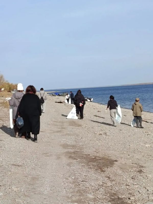 В Покровске очистили три километра берега Лены В Покровске очистили три километра берега Лены