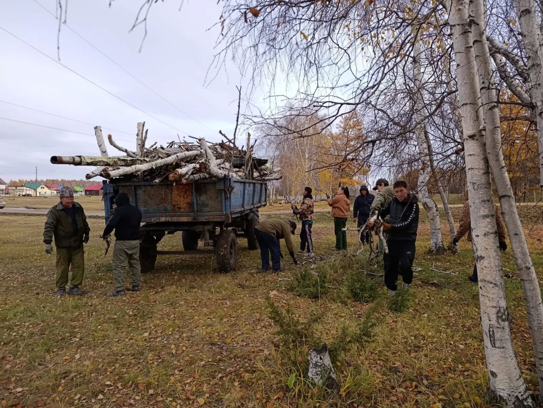 В Октябрьском наслеге Нюрбинского района прошла экологическая акция #ЗеленыйЧетверг В Октябрьском наслеге Нюрбинского района прошла экологическая акция #ЗеленыйЧетверг