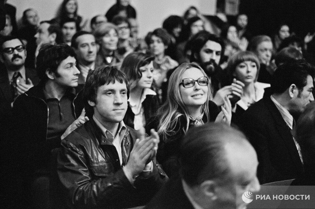 Последняя жена Владимира Высоцкого, французская актриса и певица Марина Влади умерла в возрасте 88 лет, сообщает BFM