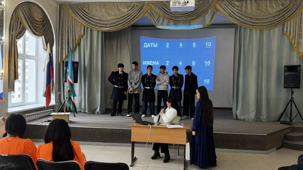 25 сентября, в преддверии Дня государственности Республики Саха (Якутия), заместитель председателя Государственного комитета юстиции Республики Саха (Якутия) Алия Валерьевна Скрябина провела классный час для учеников... 25 сентября, в преддверии Дня государственности Республики Саха (Якутия), заместитель председателя Государственного комитета юстиции Республики Саха (Якутия) Алия Валерьевна Скрябина провела классный час для учеников...